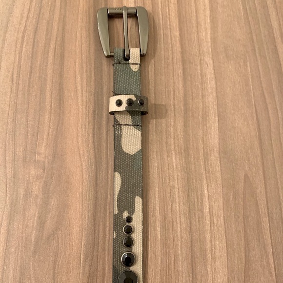 Guess size L thin camouflage belt - Picture 2 of 12